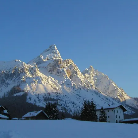 Loisachpromenade * Ehrwald